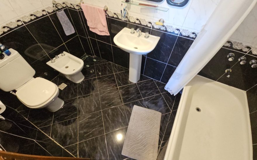 VENTA – AMOBLADO 4 AMBIENTES C/COCH – PARQUE CHACABUCO – Eva Peron 1200