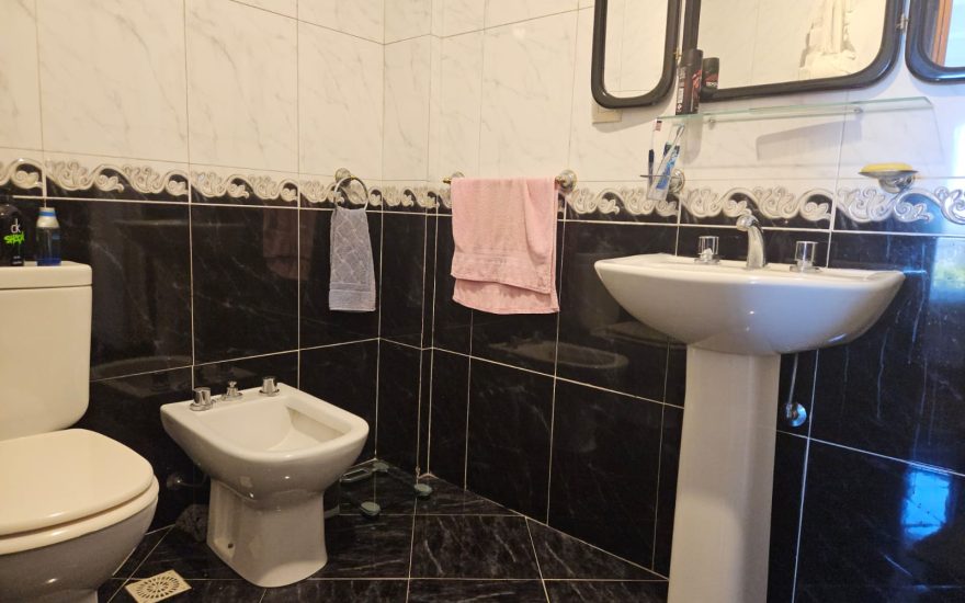 VENTA – AMOBLADO 4 AMBIENTES C/COCH – PARQUE CHACABUCO – Eva Peron 1200