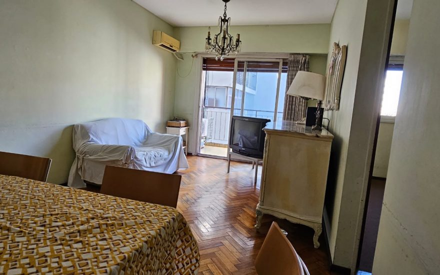 ALQUILER AMOBLADO – BELGRANO  – 3 ambientes con balcon – Mendoza y Amenabar