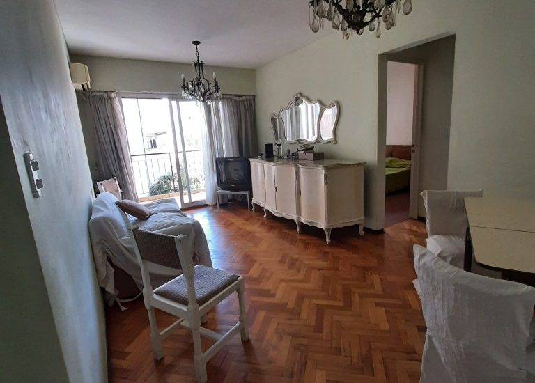 ALQUILER AMOBLADO – BELGRANO  – 3 ambientes con balcon – Mendoza y Amenabar