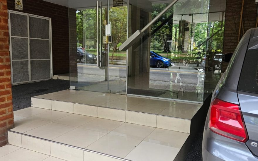 VENTA – AMOBLADO 4 AMBIENTES C/COCH – PARQUE CHACABUCO – Eva Peron 1200