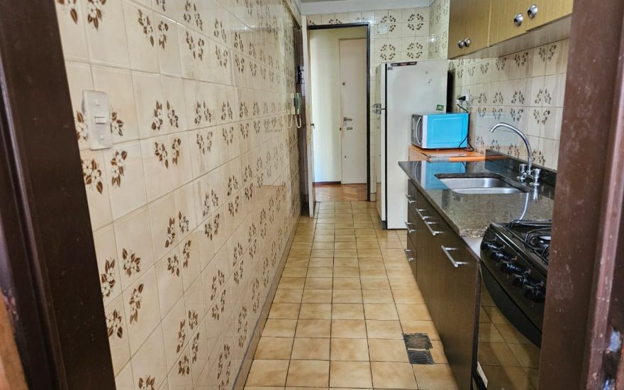 ALQUILER AMOBLADO – BELGRANO  – 3 ambientes con balcon – Mendoza y Amenabar