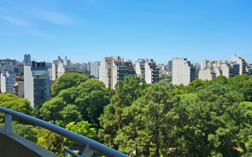 VENTA – AMOBLADO 4 AMBIENTES C/COCH – PARQUE CHACABUCO – Eva Peron 1200