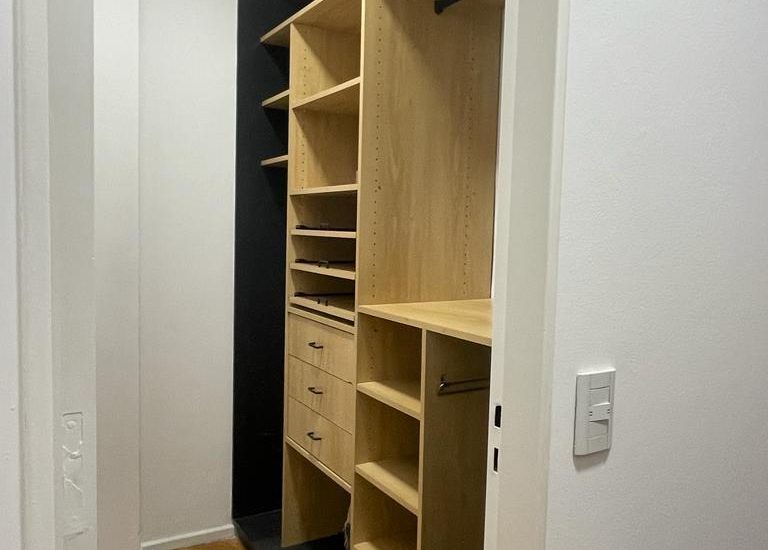 ALQUILER AMOBLADO – RETIRO – Libertad y Av Santa Fe – 1 ambiente amplio