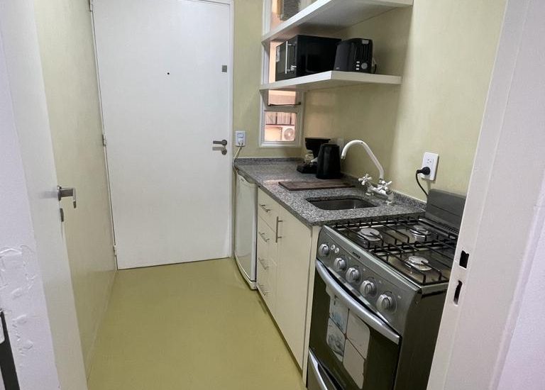 ALQUILER AMOBLADO – RETIRO – Libertad y Av Santa Fe – 1 ambiente amplio