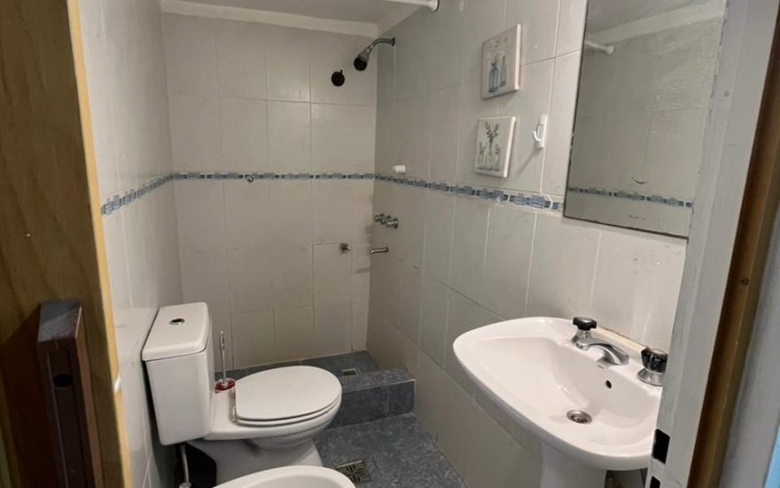 ALQUILER TEMPORAL SIN MUEBLES – BALVANERA – Ayacucho al 700 – 2 ambientes y 1/2