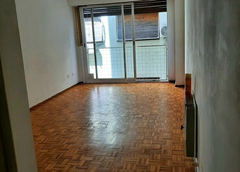 ALQUILO – MONSERRAT – 2 AMBIENTES – Alsina al 1600