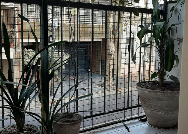 ALQUILER AMOBLADO – CABALLITO – 2 AMBIENTES – Guayaquil y Bertres