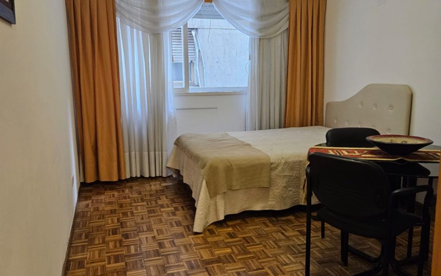 ALQUILER – RETIRO – 1 AMBIENTE SEMI AMOBLADO – Esmeralda al 900