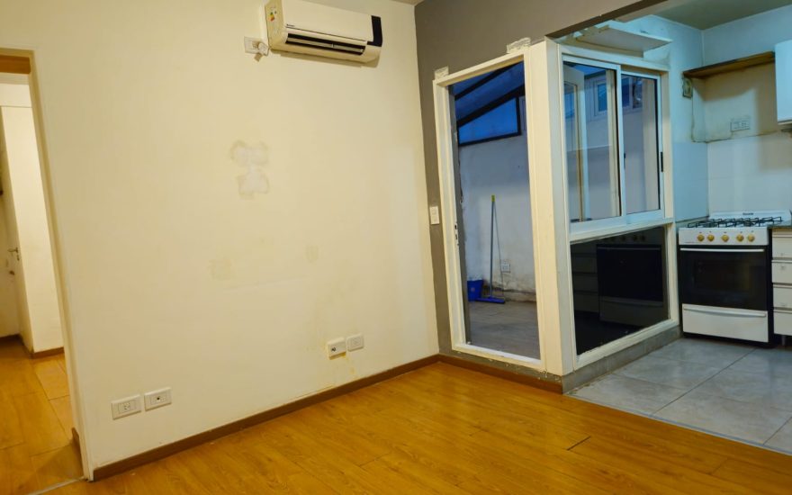 VENTA – CABALLITO – 2 AMBIENTES CON PATIO – Bogota al 1600