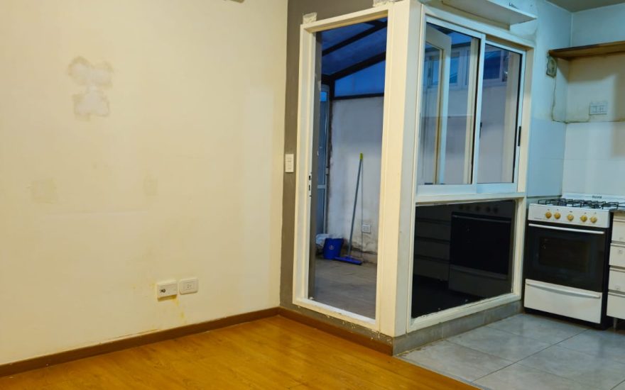 VENTA – CABALLITO – 2 AMBIENTES CON PATIO – Bogota al 1600