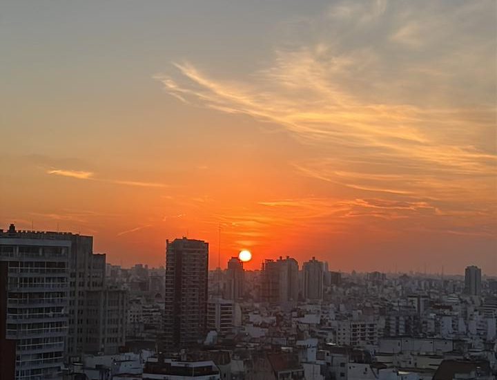 ALQUILADO —– ALQUILER AMOBLADO – RECOLETA – 2 AMBIENTES – Arenales al 1800