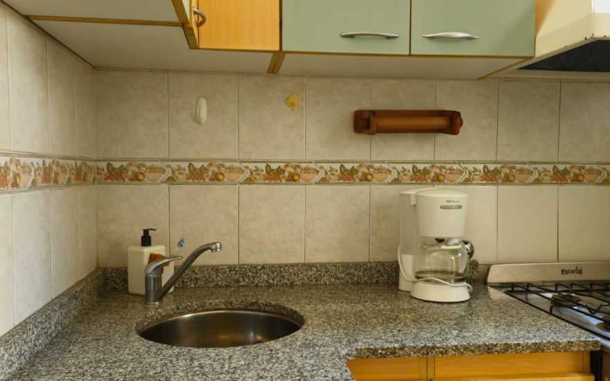 ALQUILADO  – ALQUILER AMOBLADO – MONSERRAT – V. CEVALLOS 300 – 1 AMBIENTE