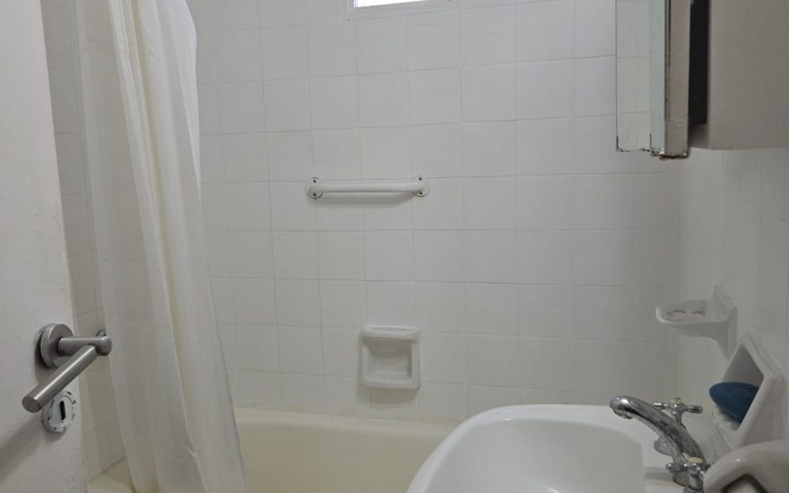 ALQUILADO —– ALQUILER AMOBLADO – RECOLETA – 2 AMBIENTES – Arenales al 1800