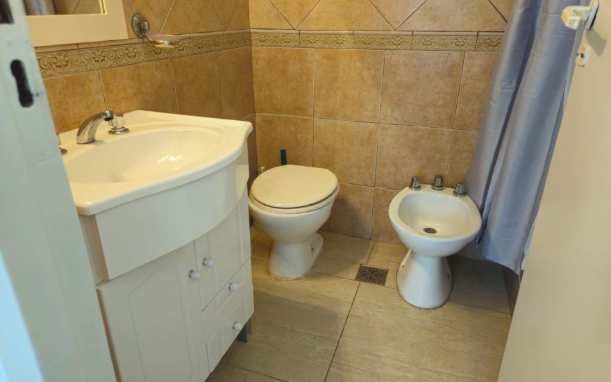 ALQUILADO  – ALQUILER AMOBLADO – MONSERRAT – V. CEVALLOS 300 – 1 AMBIENTE