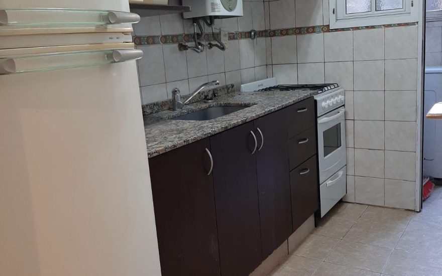 ALQUILER AMOBLADO – CENTRO – 2 AMBIENTES – Sarmiento 1700