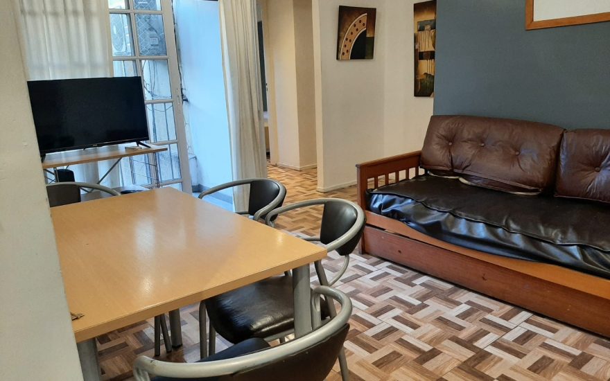 ALQUILER AMOBLADO – CENTRO – 2 AMBIENTES – Sarmiento 1700