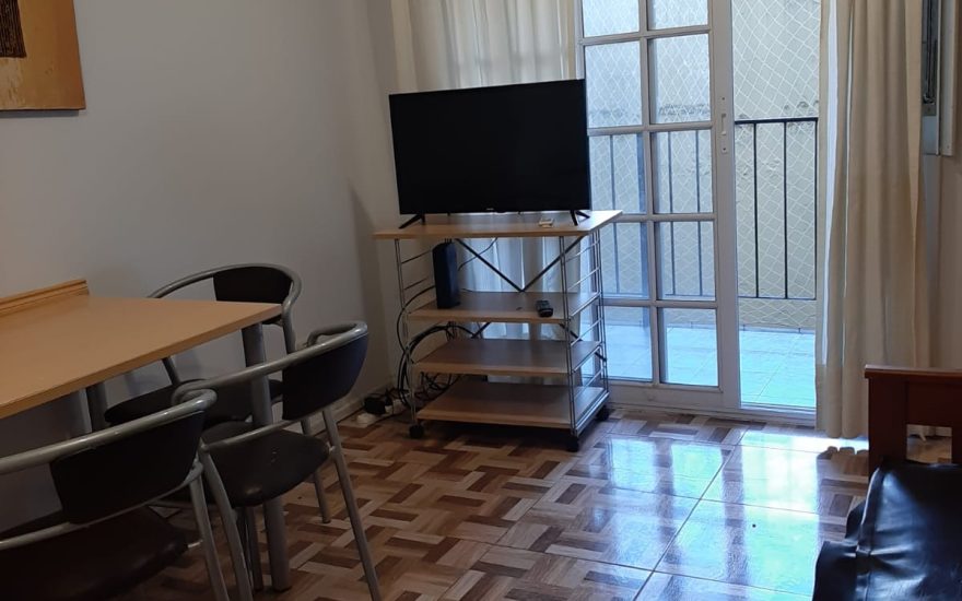 ALQUILER AMOBLADO – CENTRO – 2 AMBIENTES – Sarmiento 1700