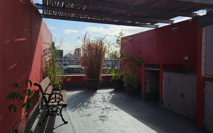ALQUILER – ALMAGRO – 1 AMBIENTES GDE CON BALCON Y TERRAZA – Bartolome Mitre al 4000