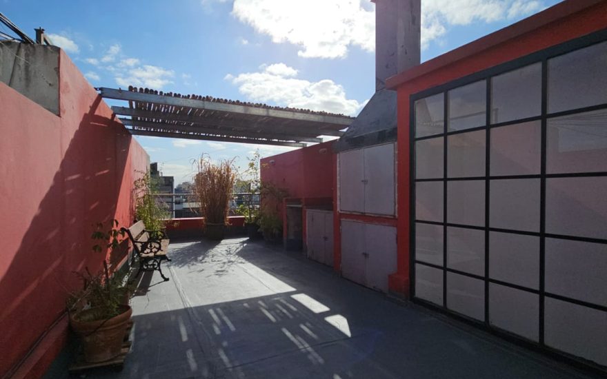 ALQUILER – ALMAGRO – 1 AMBIENTES GDE CON BALCON Y TERRAZA – Bartolome Mitre al 4000