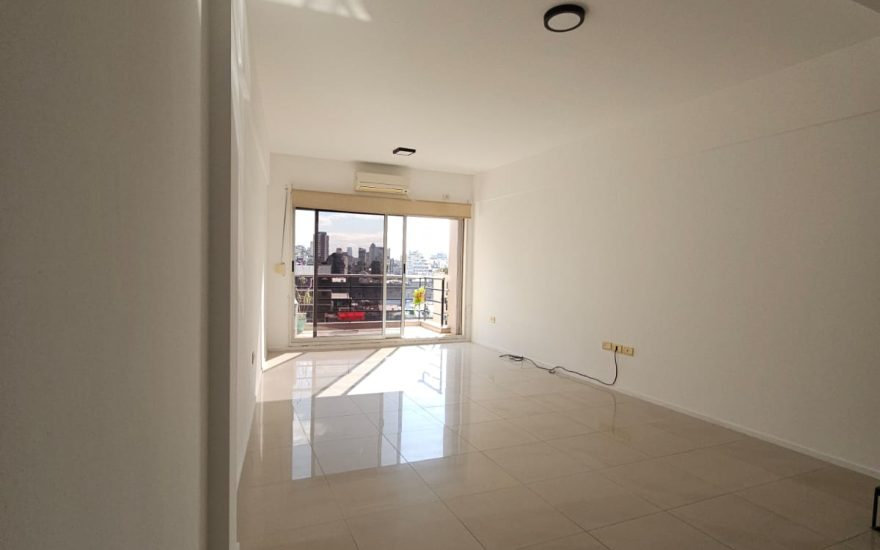 ALQUILER – ALMAGRO – 1 AMBIENTES GDE CON BALCON Y TERRAZA – Bartolome Mitre al 4000