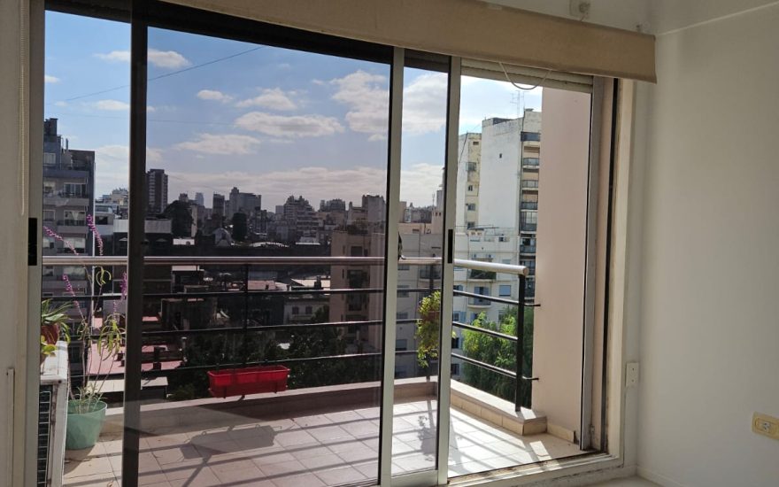 ALQUILER – ALMAGRO – 1 AMBIENTES GDE CON BALCON Y TERRAZA – Bartolome Mitre al 4000