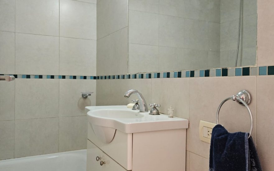 ALQUILER – ALMAGRO – 1 AMBIENTES GDE CON BALCON Y TERRAZA – Bartolome Mitre al 4000