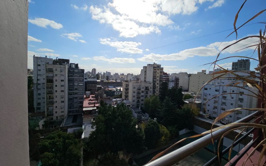 ALQUILER – ALMAGRO – 1 AMBIENTES GDE CON BALCON Y TERRAZA – Bartolome Mitre al 4000