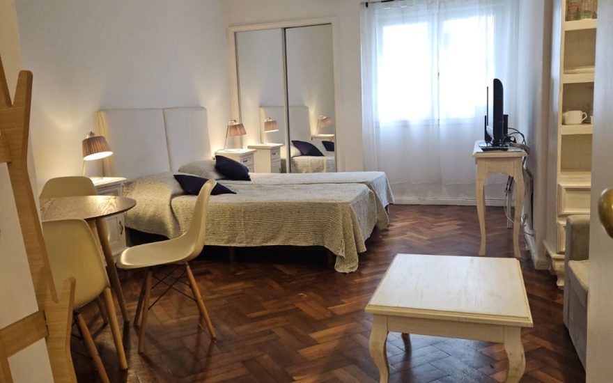 RESERVADO RESERVADO —– ALQUILER AMOBLADO – RECOLETA – 1 AMBIENTE –  Vicente Lopez y Callao Av