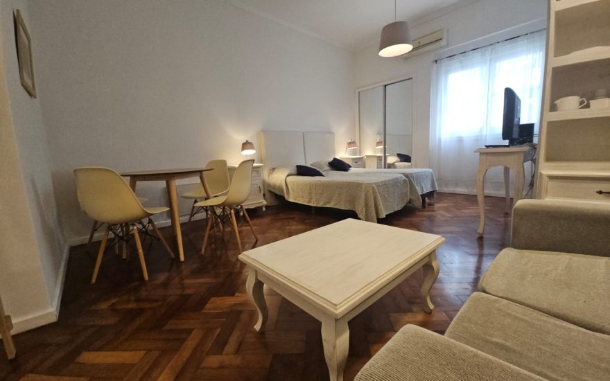 RESERVADO RESERVADO —– ALQUILER AMOBLADO – RECOLETA – 1 AMBIENTE –  Vicente Lopez y Callao Av