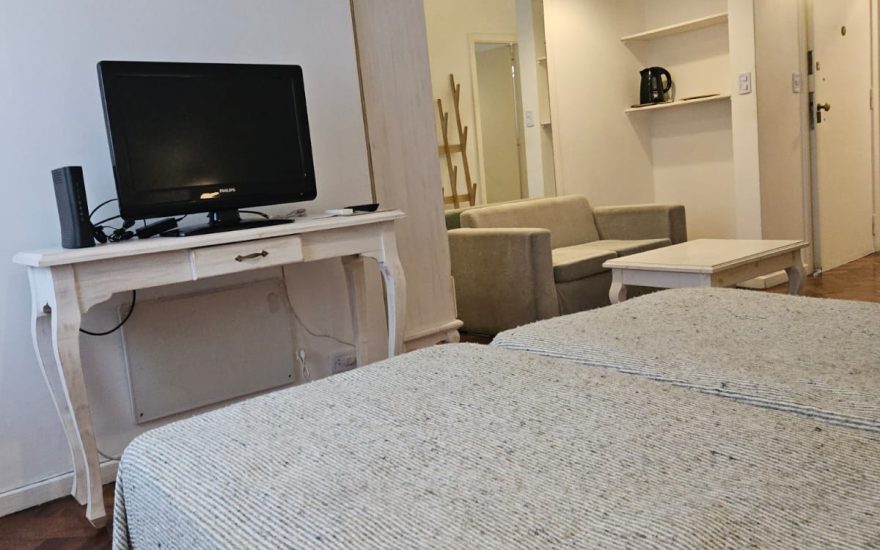 RESERVADO RESERVADO —– ALQUILER AMOBLADO – RECOLETA – 1 AMBIENTE –  Vicente Lopez y Callao Av