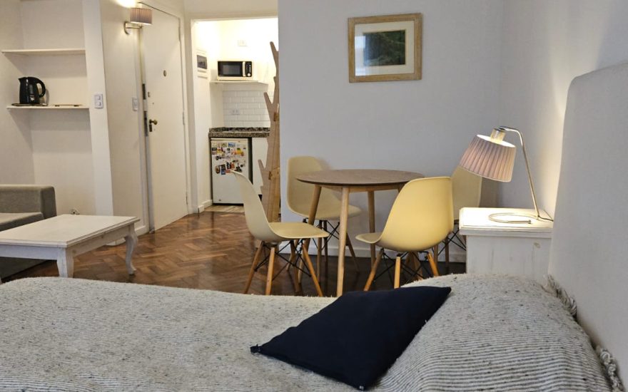 RESERVADO RESERVADO —– ALQUILER AMOBLADO – RECOLETA – 1 AMBIENTE –  Vicente Lopez y Callao Av
