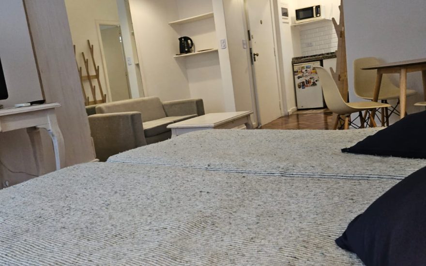 RESERVADO RESERVADO —– ALQUILER AMOBLADO – RECOLETA – 1 AMBIENTE –  Vicente Lopez y Callao Av