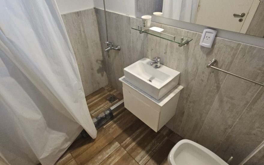 RESERVADO RESERVADO —– ALQUILER AMOBLADO – RECOLETA – 1 AMBIENTE –  Vicente Lopez y Callao Av